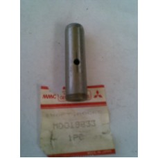 MD019833 MITSUBISHI  L100 ROCKER SHAFT
